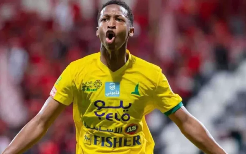 مفاوضات حامية.. اقتراب عميلقة من ضم نجم نادي الخليج